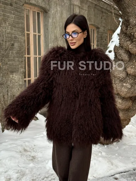 Шуба коричневая из меха ламы - фото 4