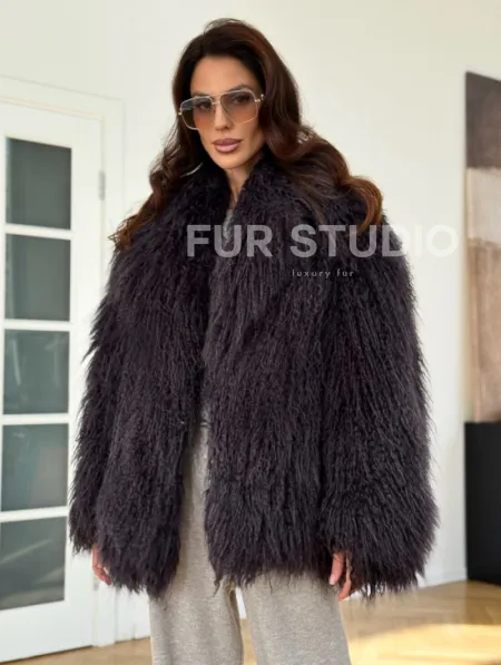Полушубок из меха ламы в цвете графит - фото 2