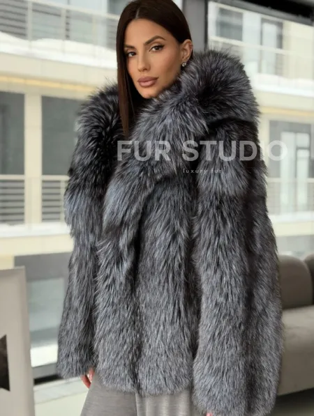 Полушубок из чернобурки с капюшоном - фото 4