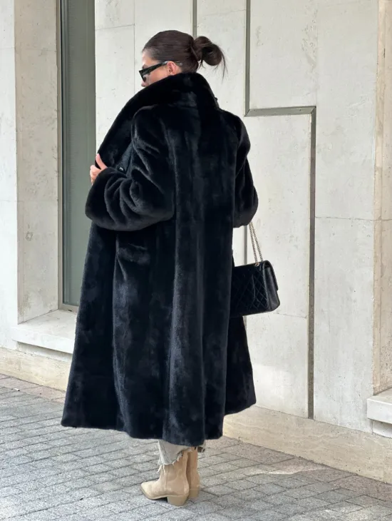 Черная шуба пальто из меха норки Saga furs - фото 11