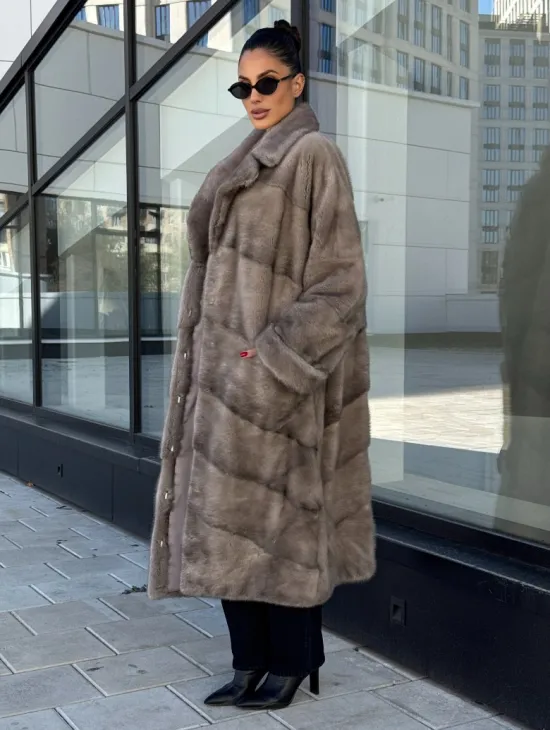 Шуба из меха норки в стиле «Oversize» - цвет сильвер - фото 5