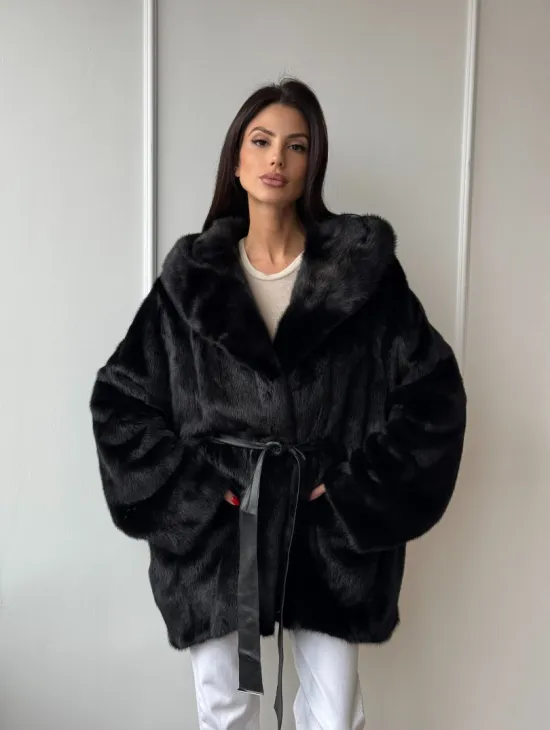 Летучая мышь шуба из черной норки с меховым капюшоном - оверсайз - фото 8