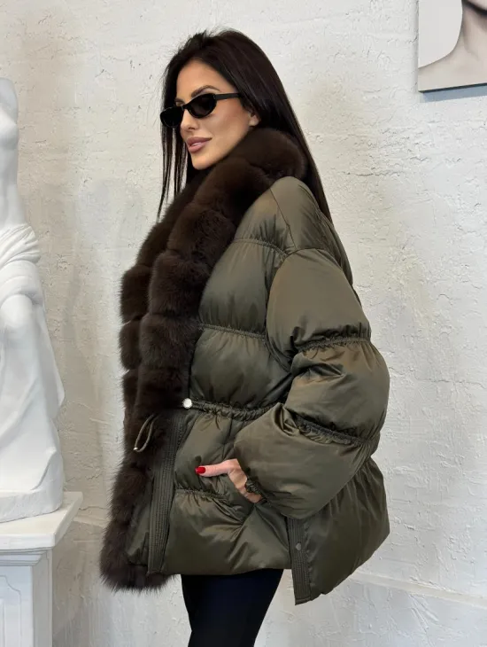 Женский стеганный пуховик на гусином пуху с отделкой из меха песца - фото 7