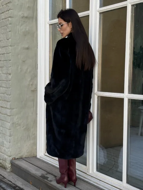 Элитная шуба из меха норки Luxury Fur Blackglama с V-образным воротником - фото 5