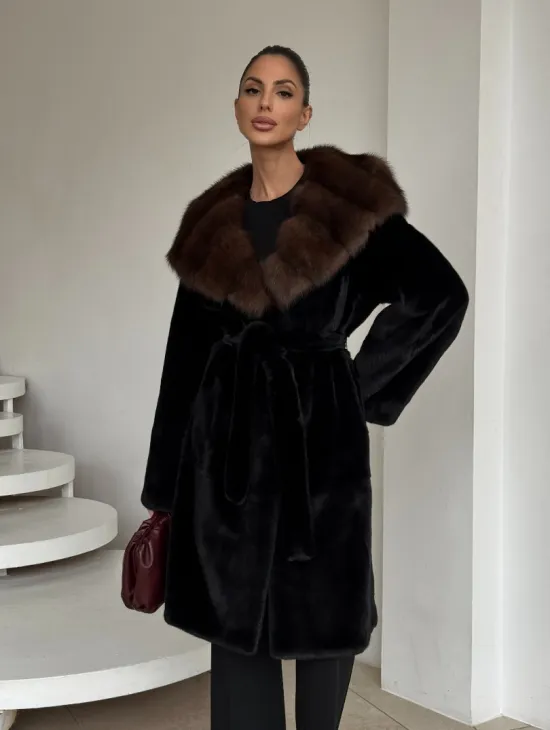 Шуба женская из норки PREMIUM с капюшоном кобра из меха куницы - фото 8