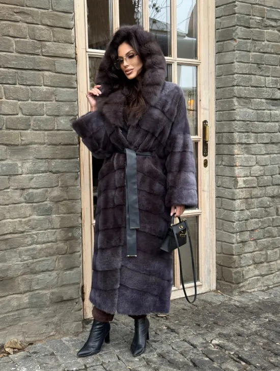Удлиненная шуба из меха норки с капюшоном куница - фото 11