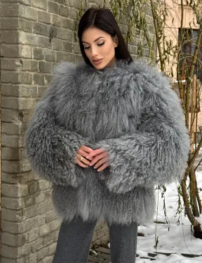 Шуба из меха ламы серого цвета - фото 7