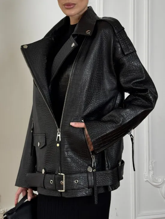 Total black удлиненная женская косуха из натуральной кожи CROCO с косой застежкой-молнией - фото 1