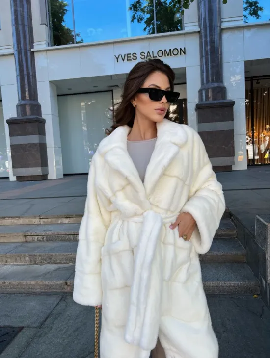 Белая норковая шуба с поясом - в аукционной норке - фото 1