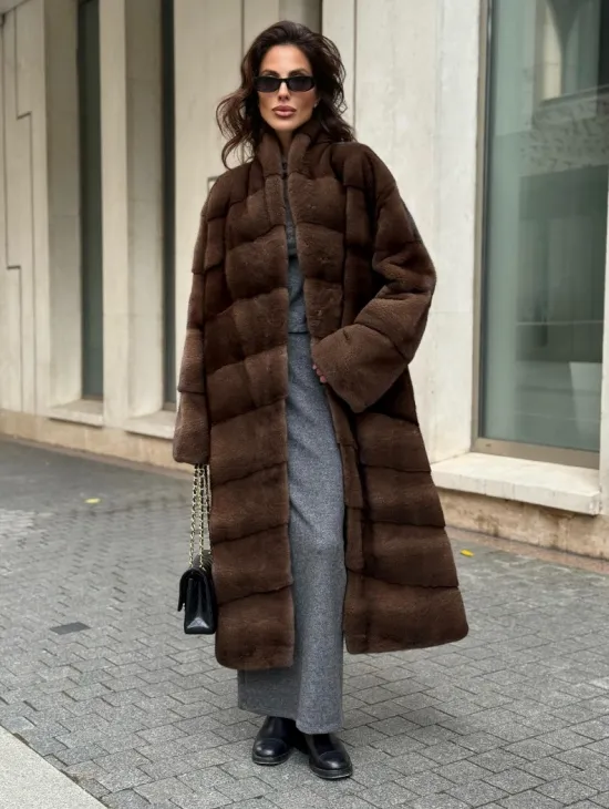 Шуба из плюшевой норки Velvet с V-образным воротником - фото 1