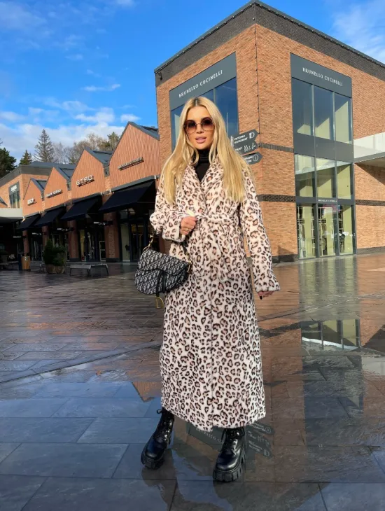 Леопардовая шуба из натуральной шерсти - фото 3