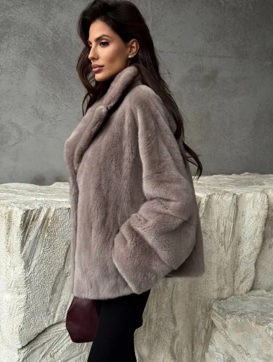 Короткая женская норковая шуба - фото 5