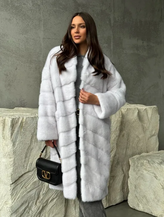 Белая норковая шуба с V-образным воротником - фото 0