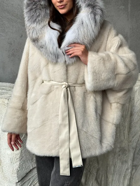 Светлая норковая шуба - летучка с капюшоном - фото 3