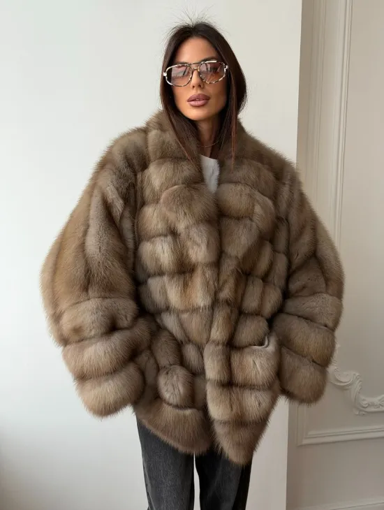 Шуба оверсайз из куницы - фото 0