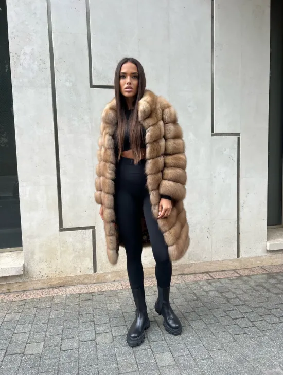 Шуба из лесной куницы - фото 1