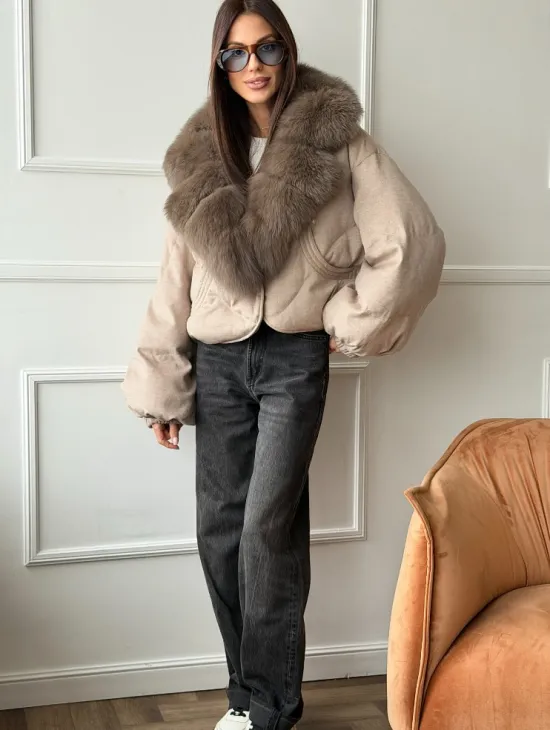 Зимний короткий пуховик с мехом - оверсайз - фото 3