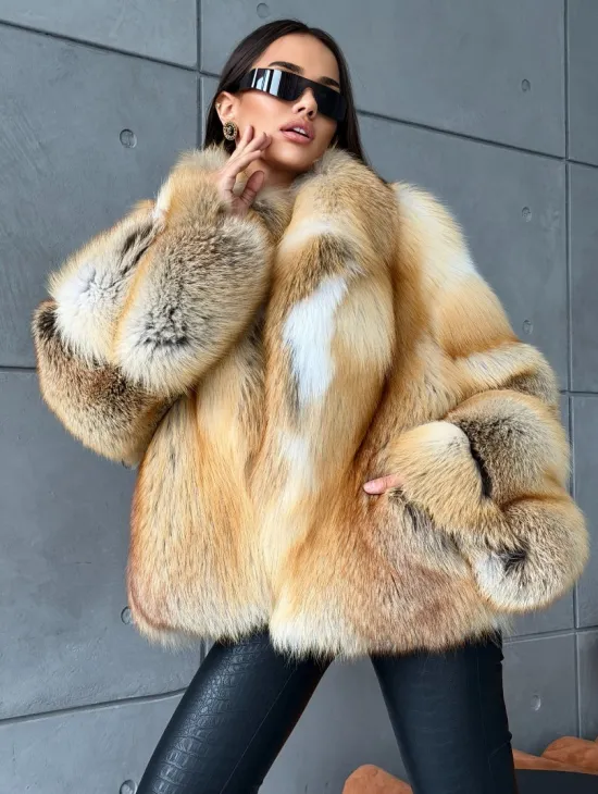 Короткая шуба из золотой альпийской лисы - фото 3