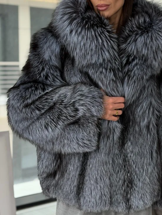 Полушубок из чернобурки с капюшоном - фото 1