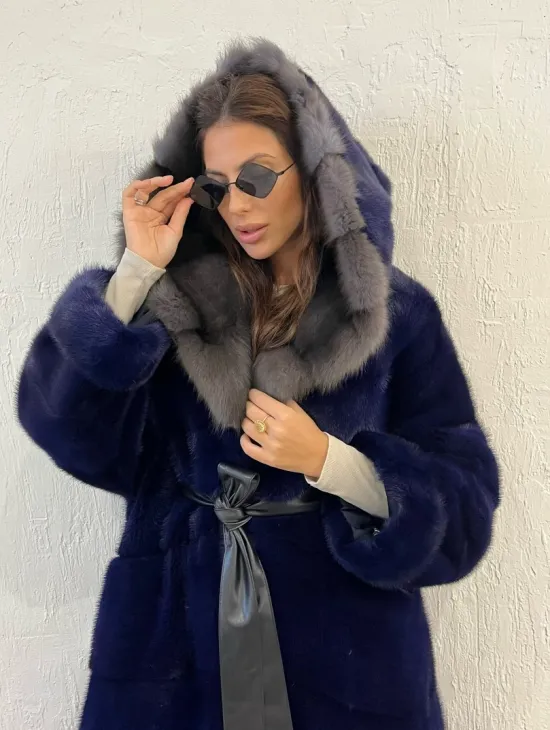 Шуба из меха норки с капюшоном куница - цвет электрик - фото 0