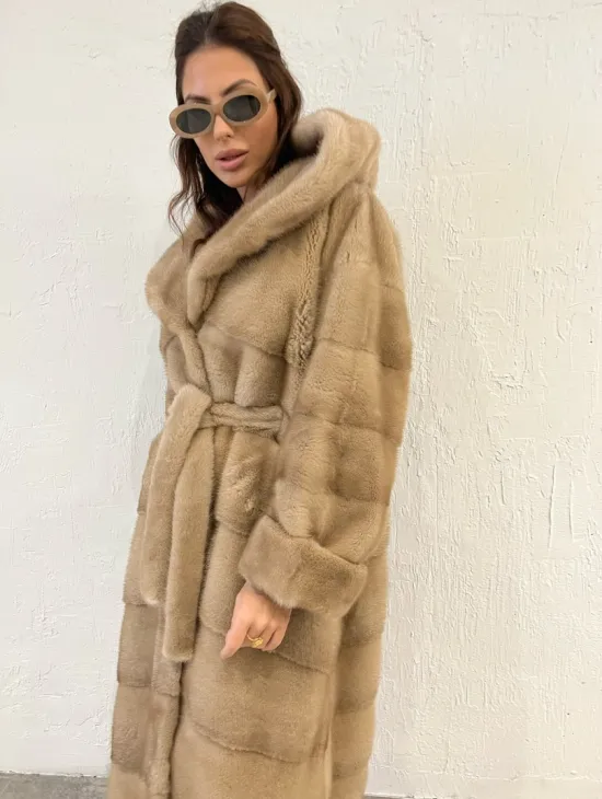 Удлиненная норковая шуба NAFA с капюшоном - цвет пастель - фото 5